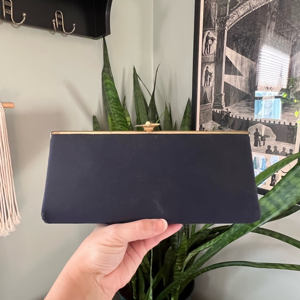 VTG 50s Navy Crepe Clutch by Harry Levine